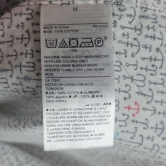 NWT Lightweight Old Navy button down with anchor print. Size M - Picture 5 of 6